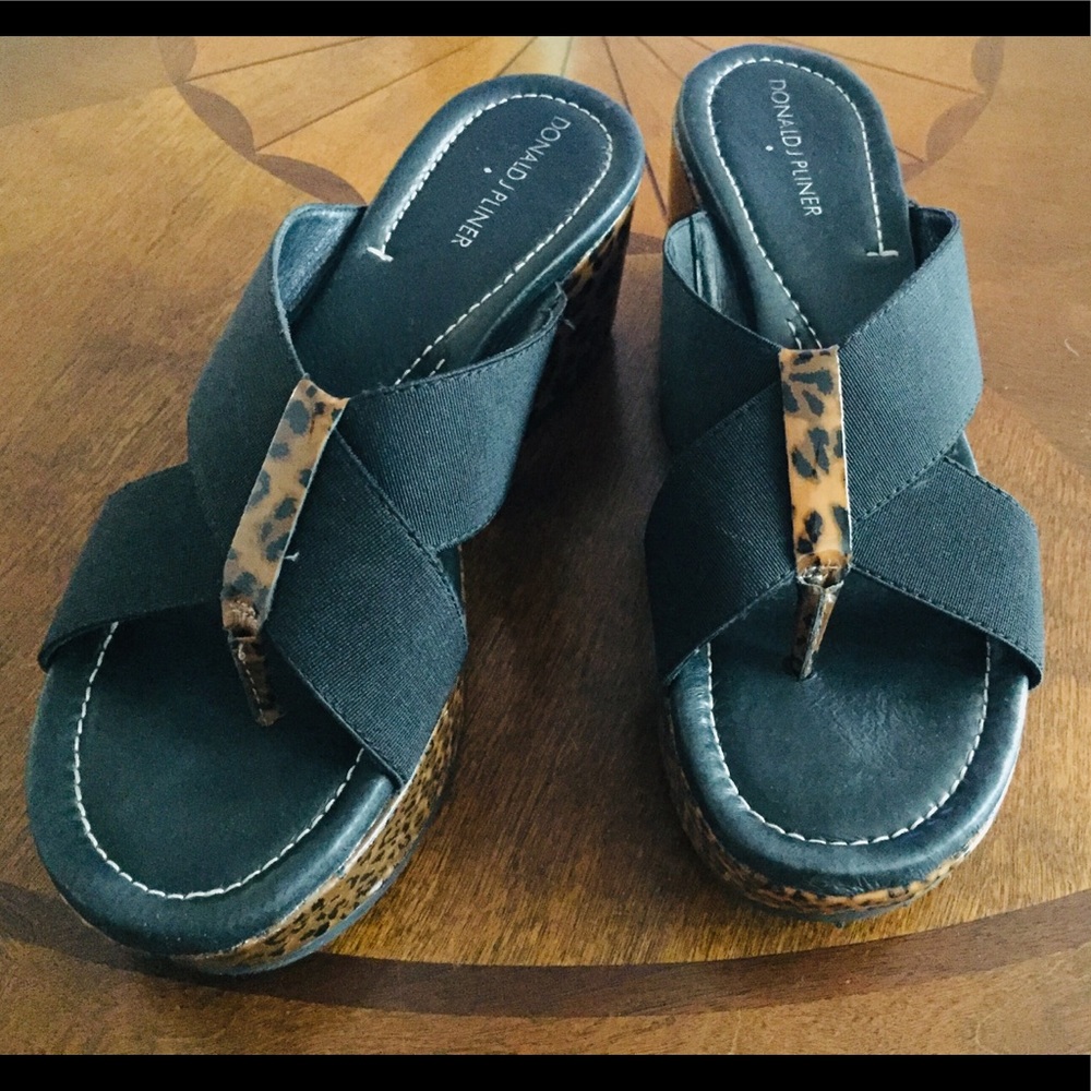 Donald J. Pliner platform shoes,size 7 1/2